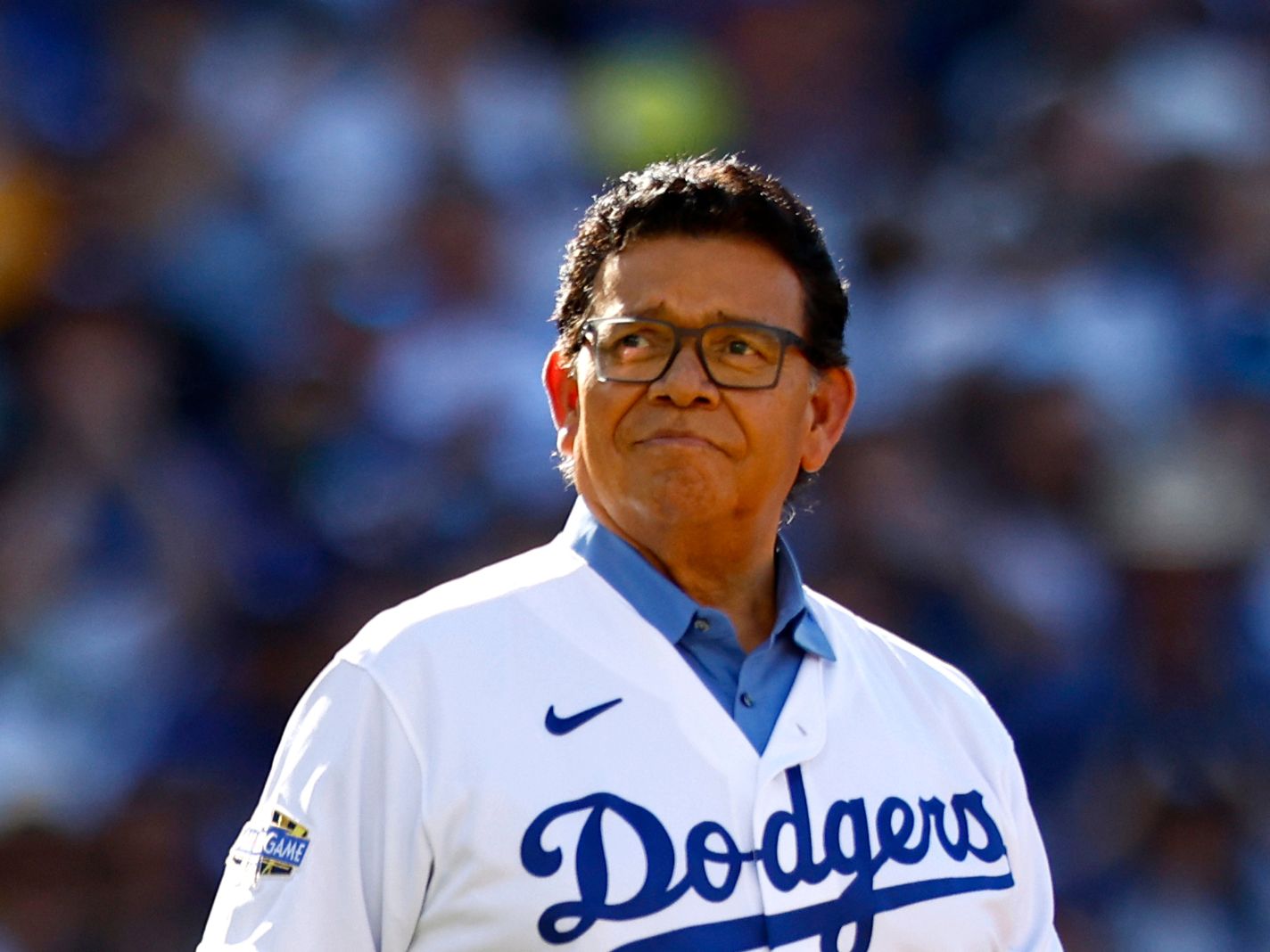 Los Angeles Dodgers tributa a Fernando Valenzuela en nuevo uniforme