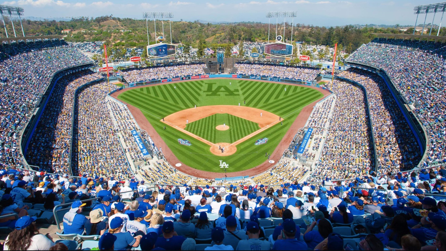 violencia doméstica Julio Urías MLB Dodger Stadium