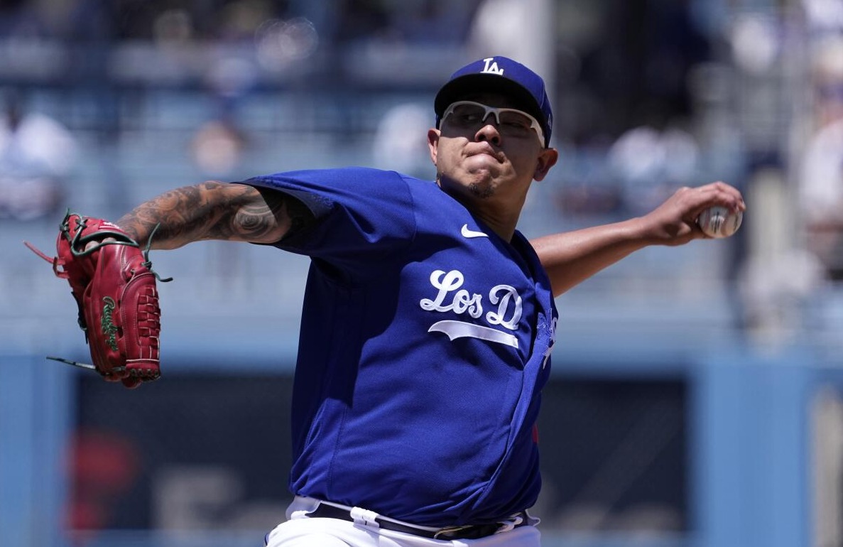 violencia doméstica julio urías mlb