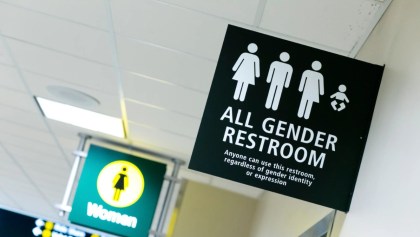 baños neutros California escuelas LGBTQ