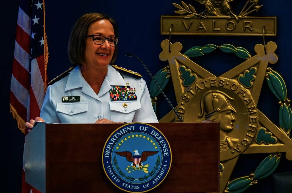 Lisa Franchetti Marina de Estados Unidos fuerzas armadas