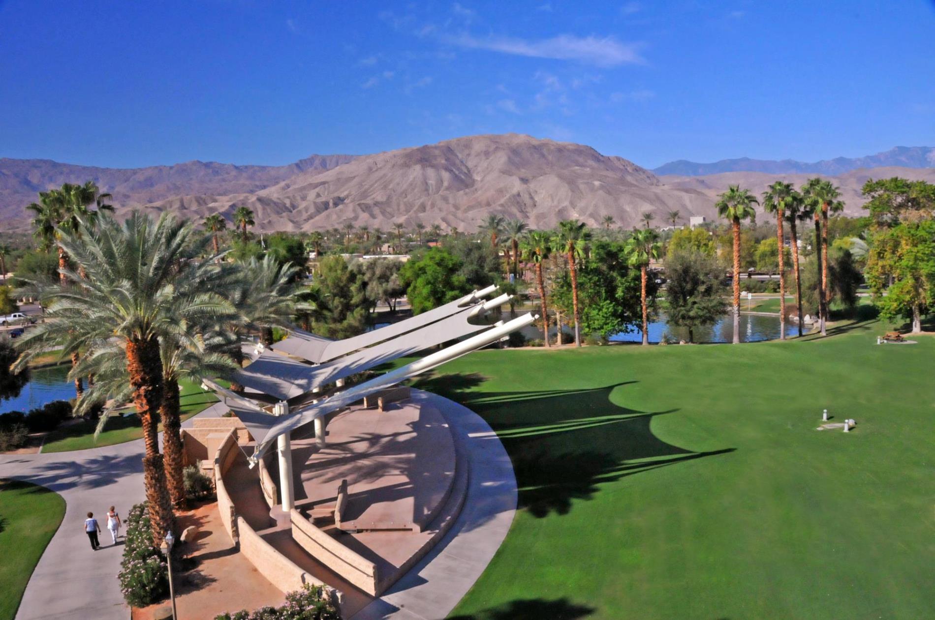 Qué comer, hacer y visitar en Palm Springs Civic Center