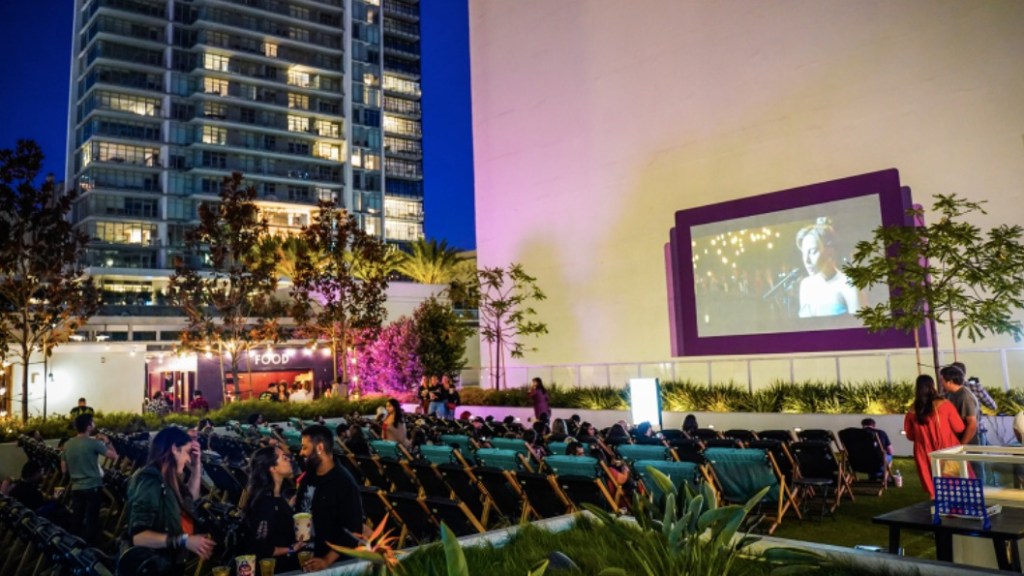 cine al aire libre en California California cine