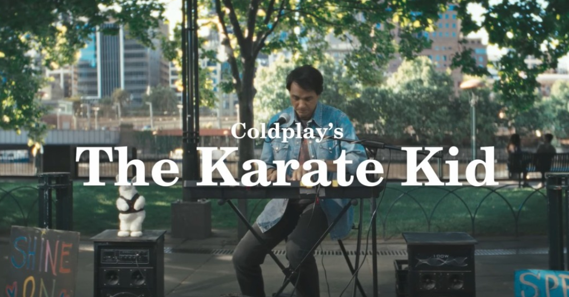 Coldplay estrena el videoclip ‘The Karate Kid’ con Ralph Macchio