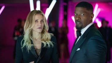 Back In Action. (L to R) Cameron Diaz as Emily and Jamie Foxx as Matt in Back In Action.